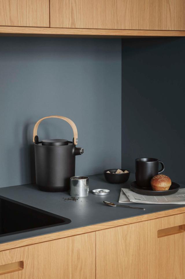 Nordic kitchen termoskanna för te - 1.0 l - Black
