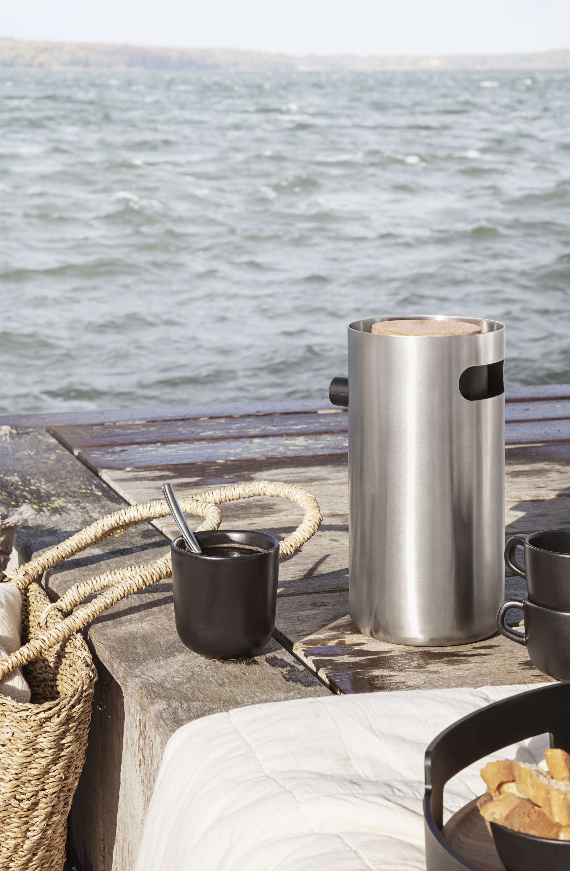 Nordic kitchen pump vacuum jug 1.8 litres steel