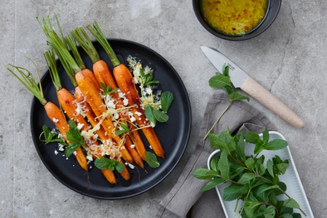 Fried carrots with mojo de ajo