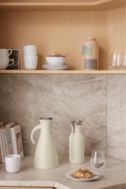 DETAIL568012LANG6Lifestyle_Photo_1