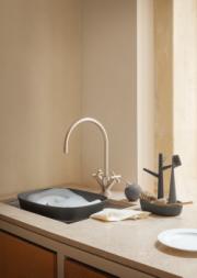 DETAIL530678LANG1Lifestyle_Photo_1