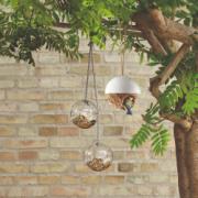 DETAIL571018LANG3Lifestyle_Photo_1