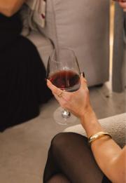 DETAIL541202LANG2Lifestyle_Photo_2