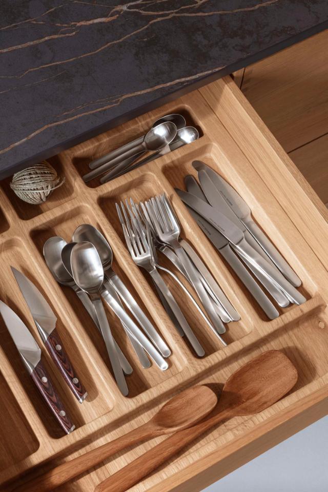 Legio Nova Flatware - 16 pcs.