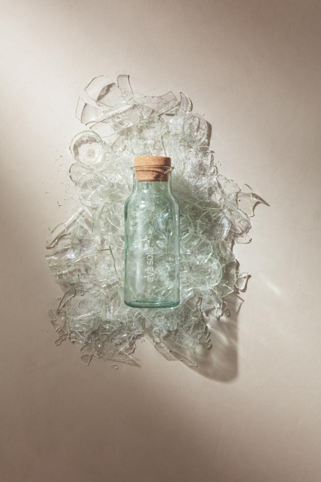 Recycled carafe w/cork 1.0 l