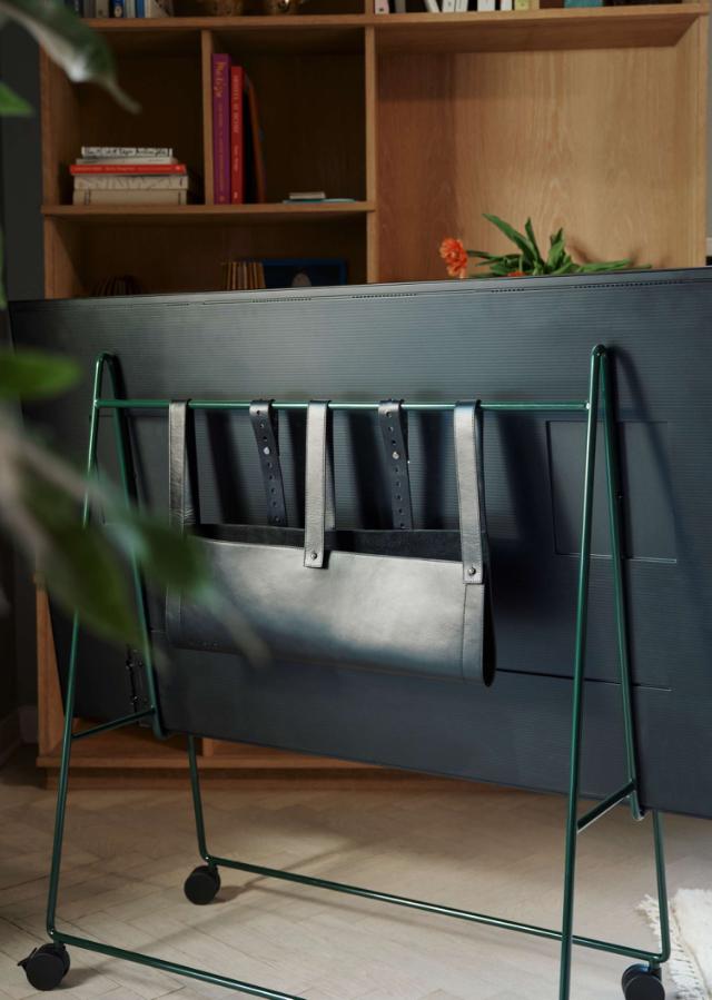 Chevalet Carry TV à roulettes Cedar green