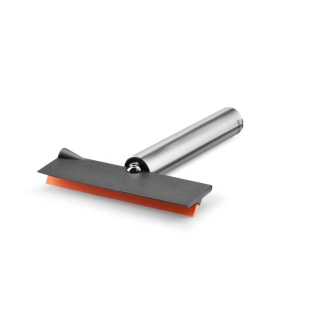 Foldable ice scraper