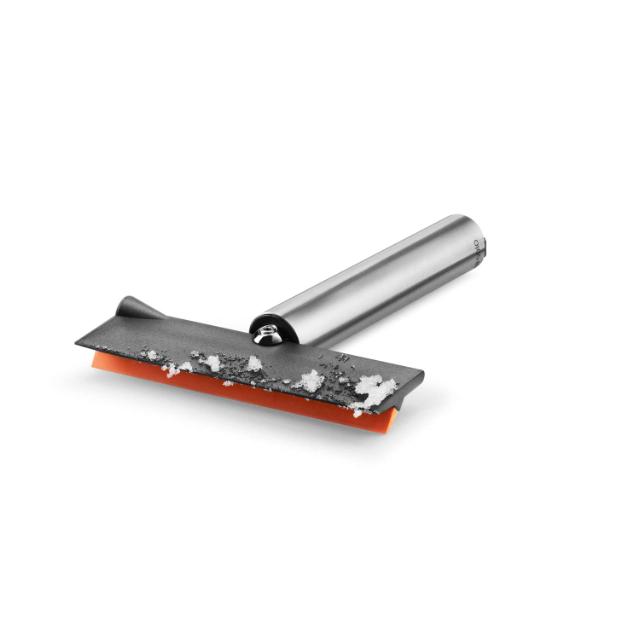 Foldable ice scraper