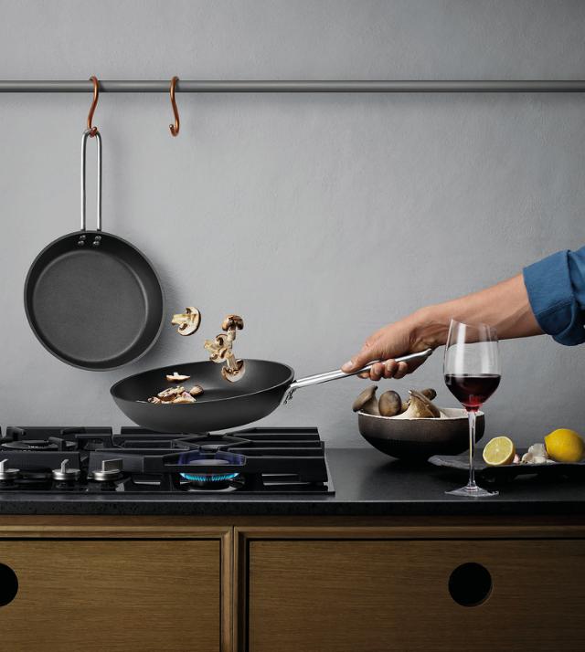 Lifestyle_Photo_1 Professional frying pan - 28 cm - Slip-Let® non-stick