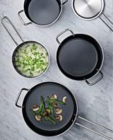 Lifestyle_Photo_1 Stainless steel sauté pan - 24 cm - ceramic Slip-Let® non-stick