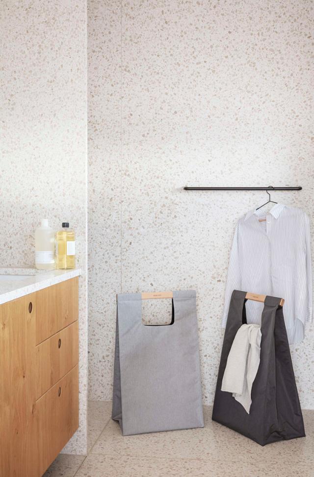 Lifestyle_Photo_1 Laundry bag - 75 l - Dark grey