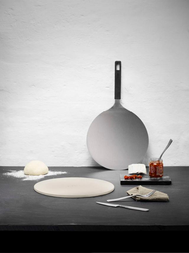 Lifestyle_Photo_1 Pizza/baking stone - 35.5 cm