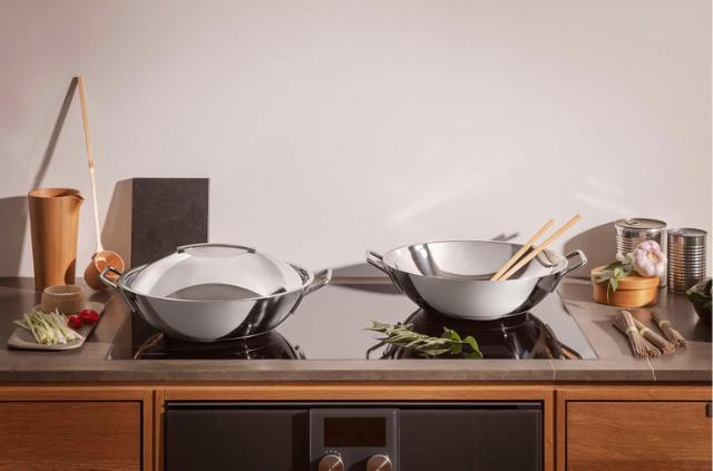 Lifestyle_Photo_2 Stainless steel wok - 5 liter