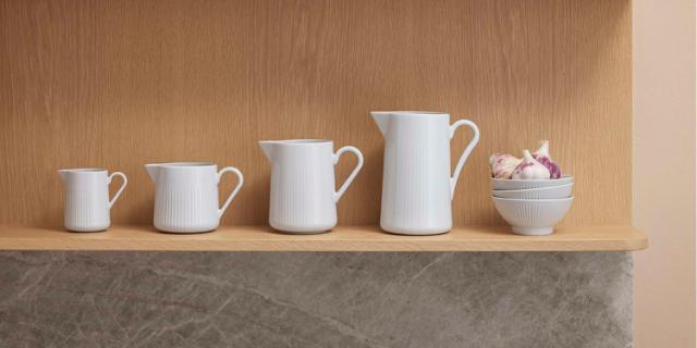 Lifestyle_Photo_2 Legio Nova Kanne mit Henkel - 0.33 Liter