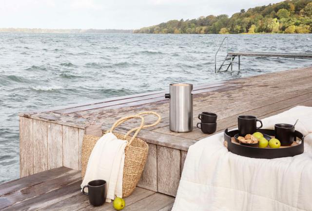 Lifestyle_Photo_3 Nordic kitchen pumptermos - 1,8 liter - steel