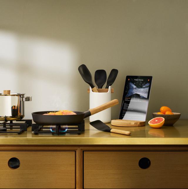 Lifestyle_Photo_3 Nordic kitchen frying pan - 28 cm - Slip-Let® non-stick