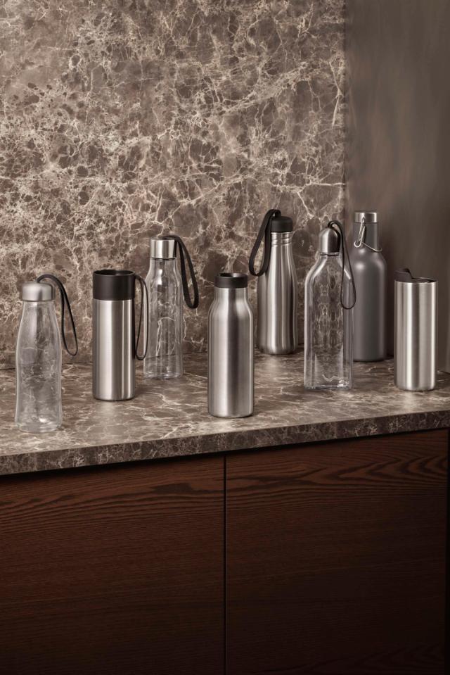 Lifestyle_Photo_3 Pichet isotherme Urban - 0,5 litres - Black