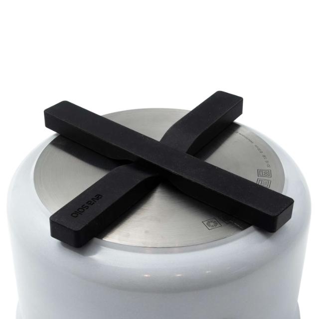 Product_Photo_5 Magnetic trivet - Black