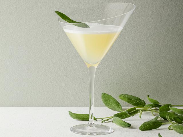 Gin Martini mit Salbei